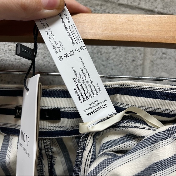 NWT MOTF Striped Cropped Cargo Pants - Picture 8 of 9